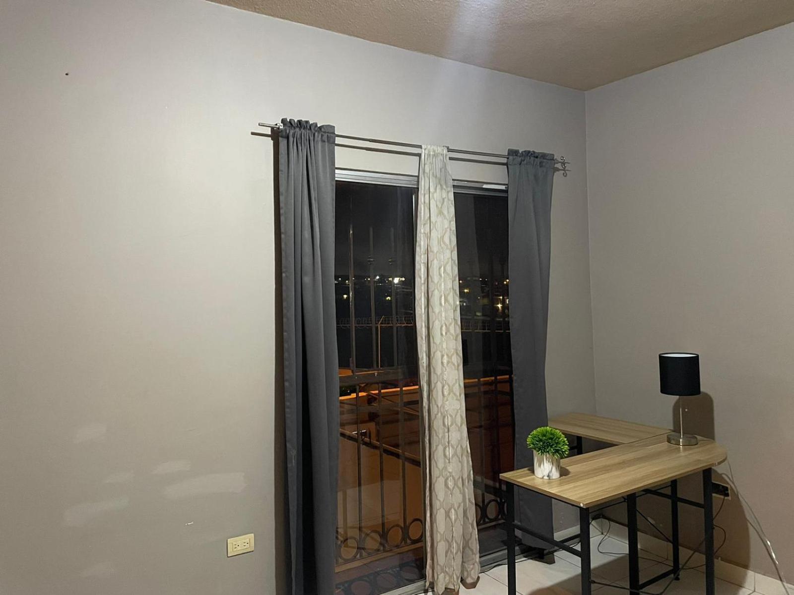 Spacious Rooftop House W/ King Bed Тихуана Экстерьер фото