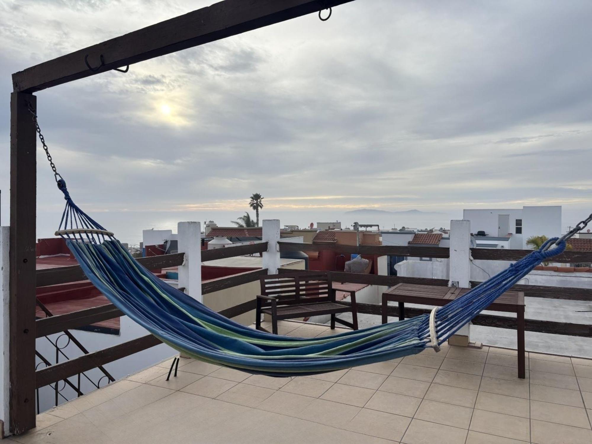 Spacious Rooftop House W/ King Bed Тихуана Экстерьер фото
